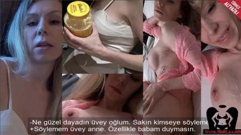 Geceliğinden Memesi Açılan Üvey Annesinin Koynuna Usulca Sokuldu