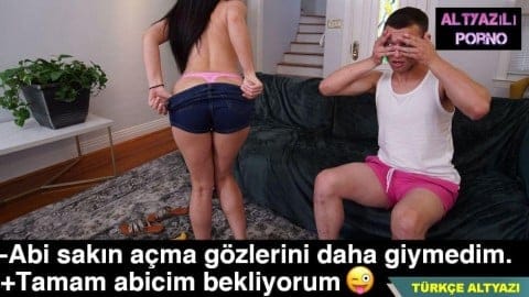 Kız kardeşim önümde kıyafet değiştirirken salakta baktım